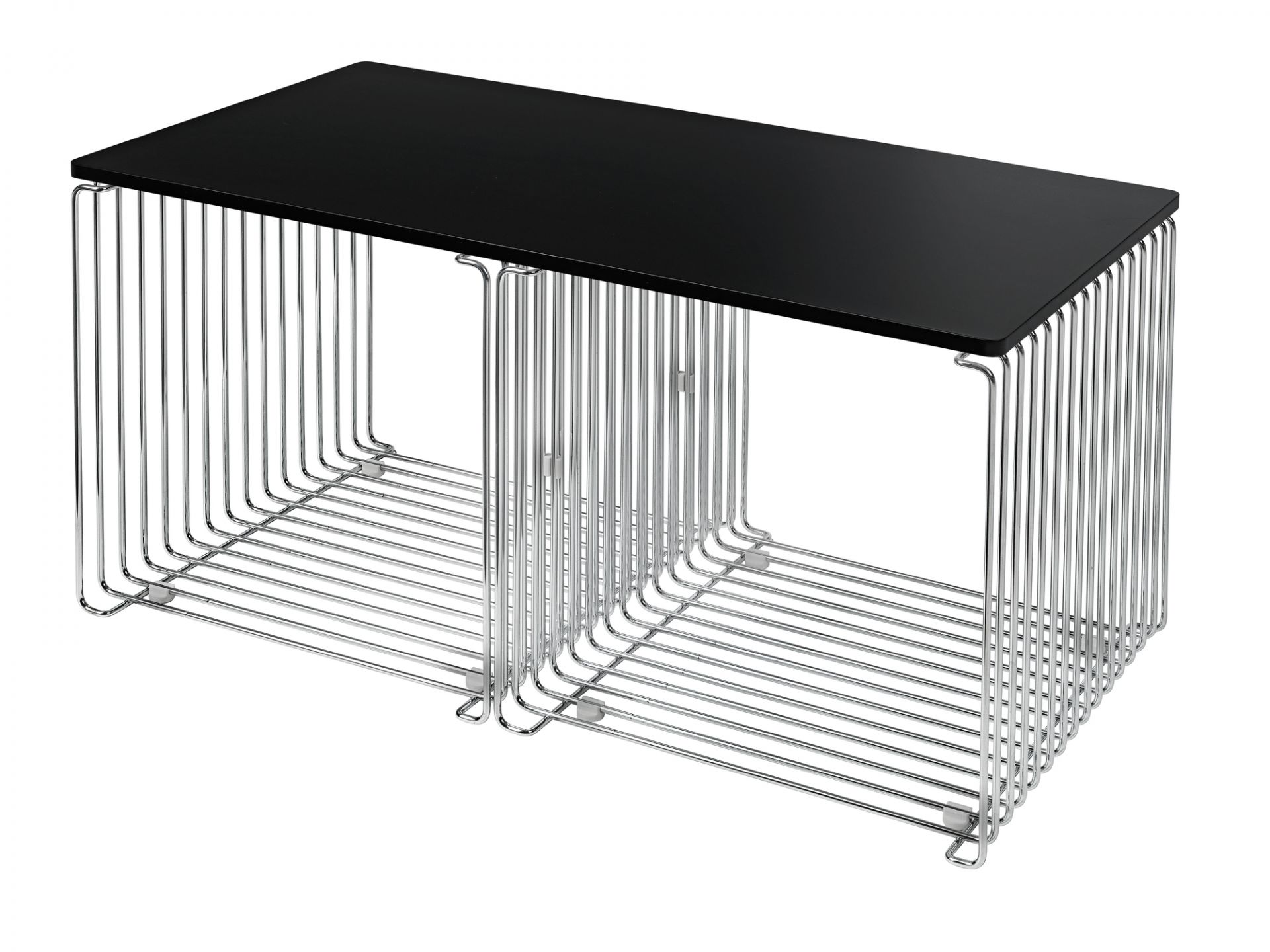 Panton Wire Cube Beistelltisch/Couchtisch von Montana mit schwarzer Tischplatte und verchromtem Drahtgestell. Modernes Designmöbel.